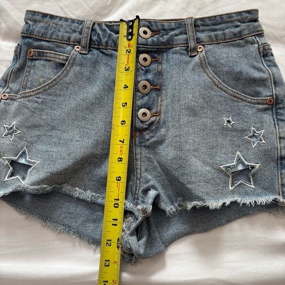 Dance & Marvel Blue Denim Shorts Stars Cutoff Hem Women’s Juniors Size 3 - Picture 6 of 6